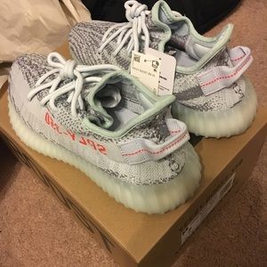 ❌SOLD❌ YEEZY BOOST 350 V2 - Blue Tint